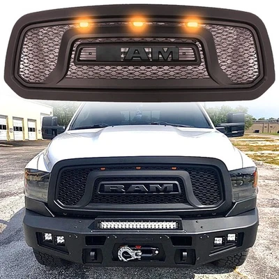 Rejilla para Dodge Ram 1500 2013-2018 Big Horn estilo rebelde con letras negro mate Foto 1 de 4