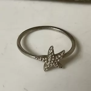Sterlingsilber strukturierter Sternfischring Größe 9 - Bild 1 von 5