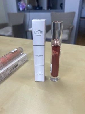 Плюшевый блеск для губ Merle Norman — БЛЕСК... НОВЫЙ - Изображение 1 из 3