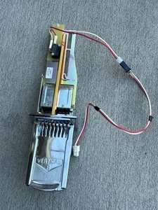 GREENWALD VERTICAL 8 COIN SLIDE  B16-1040 WASHER/DRYER $1.50 Comes As Shown - Picture 1 of 8