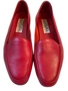 CAPEZIO LITES RED LEATHER FLAT SHOES, SIZE 6M - Picture 1 of 10