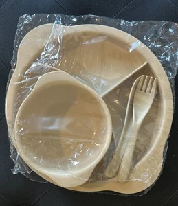 BABY TODDLER FEEDING SET COLOUR BEIGE 4 PIECE SET NEW - Picture 1 of 1