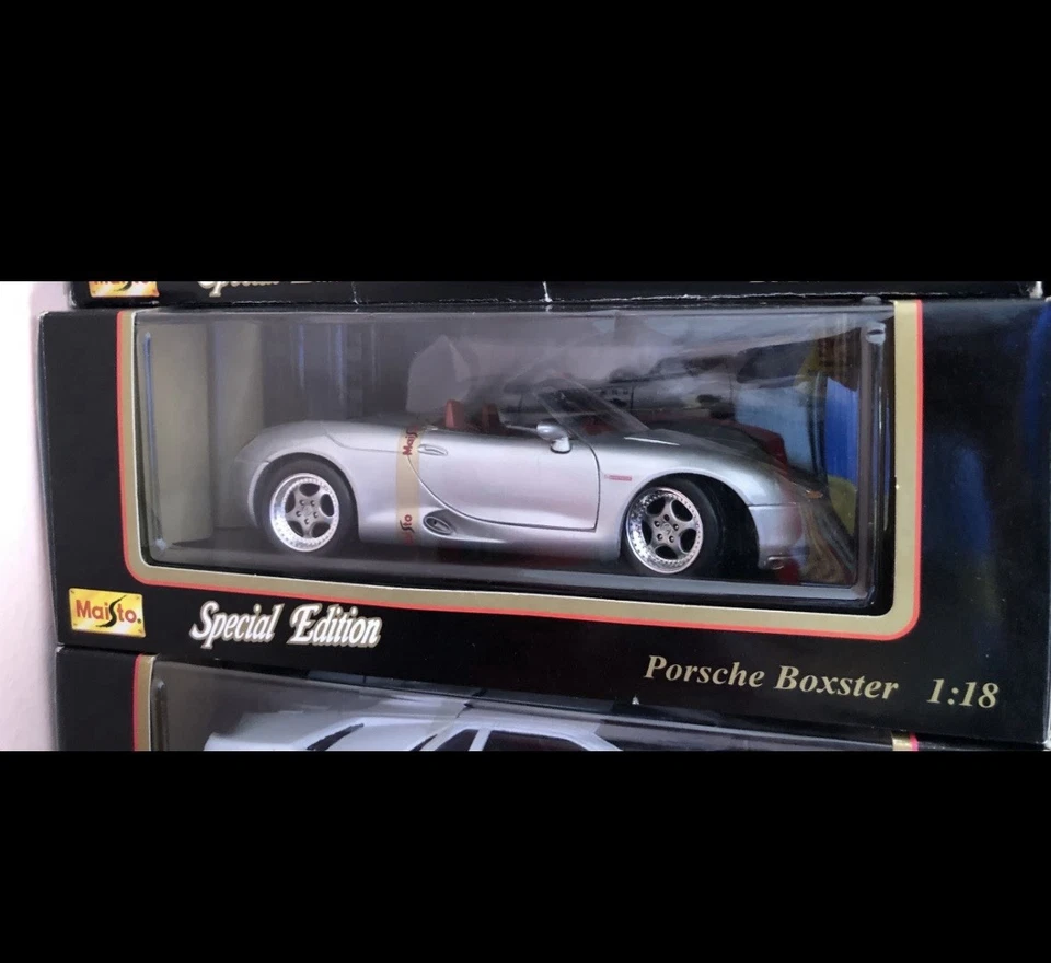 ✅Voiture 1/18 Maisto Porsche Boxster 986 Silver Gray Die-cast 1:18 with box CIB - Immagine 1 di 1