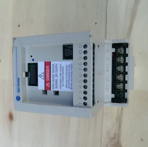 Controlador de velocidad Allen Bradley 160-BA04NSF1 - Imagen 1 de 5