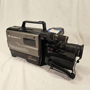 Vintage Panasonic PV-220D VHS OmniMovie Camcorder Japan 1986 AF Newvicon 9-54mm - Picture 1 of 15
