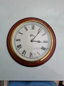 Vintage achteckige Abtei Wanduhr mit römischen Ziffern Stundenanzeigen - Bild 1 von 3