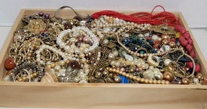 11.5 LB Vintage Broken Jewelry Lot Arts/Crafting Beads Repurpose Scrap Junk Lot - Picture 1 of 20