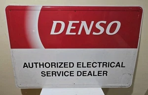 "Letrero metálico de distribuidor de servicio eléctrico autorizado Denso Auto Parts 36"x24""" - Imagen 1 de 2