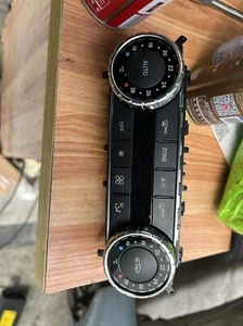 MERCEDES-BENZ 2012 C250 W204 COND/HEATER 气候控制面板 A2049005805 原始设备制造商 - Picture 1 of 2