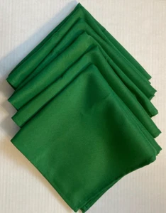 Christmas Green Set of 6 Polyester Napkins Brand New by Veeyoo - Picture 1 of 5
