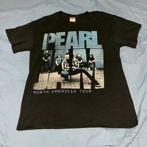 2013 PEARL JAM Black T SHIRT Medium NORTH AMERICAN CONCERT LIGHTNING BOLT - NEW - Picture 1 of 6