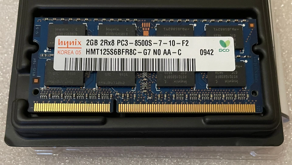 Hynix 2GB SO-DIMM 1066 MHz PC3-8500S DDR3 Laptop Memory (HMT125S6BFR8C-G7) - Image 1 of 1