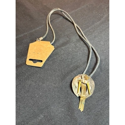 Único Colgante Collar Corbata Boho Artesanal Metal Latón Tonos Dorados Foto 1 de 3