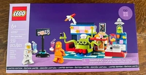 LEGO 40687 Alien Space Diner Limited Edition 239pcs New Astronaut set - Picture 1 of 1