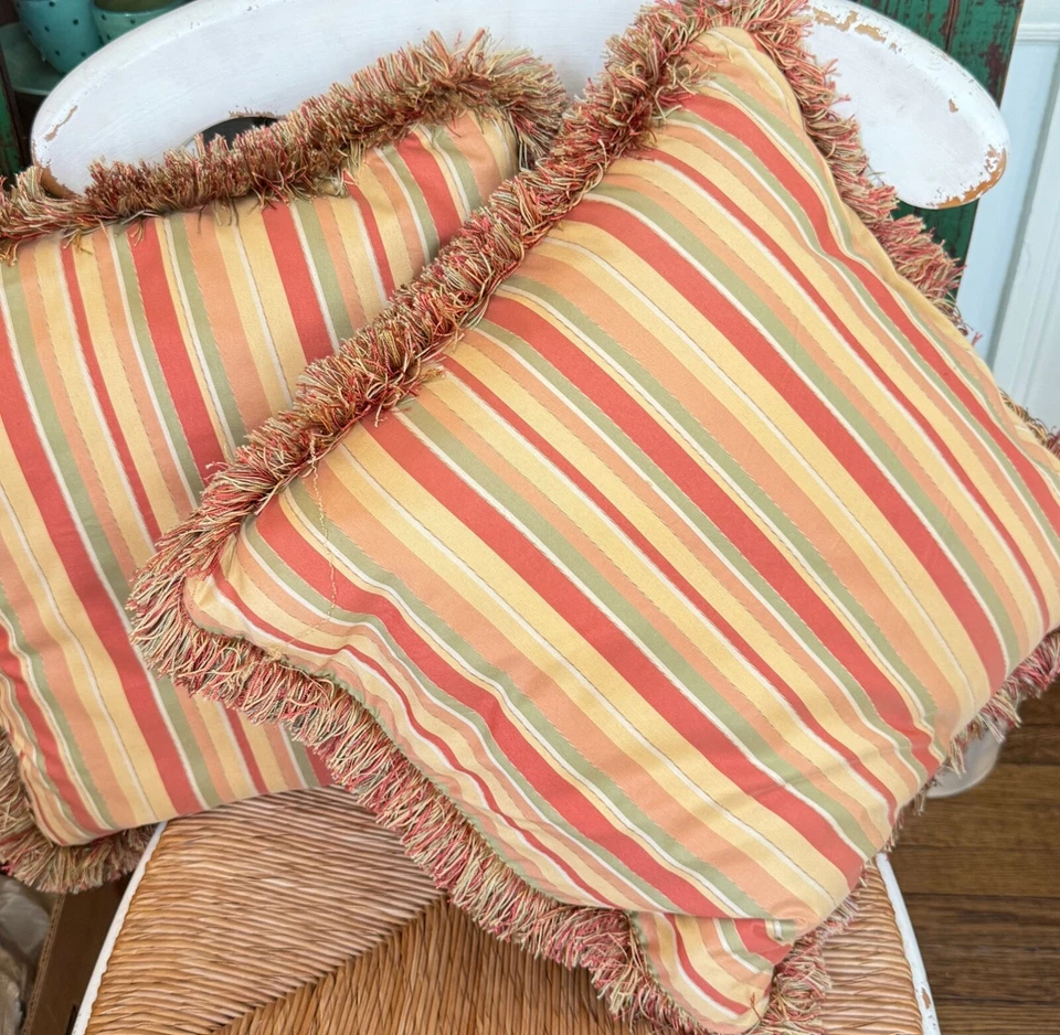 Par de almohadas vintage a rayas de color otoñal con borde de cepillo ZZ432 Foto 1 de 4