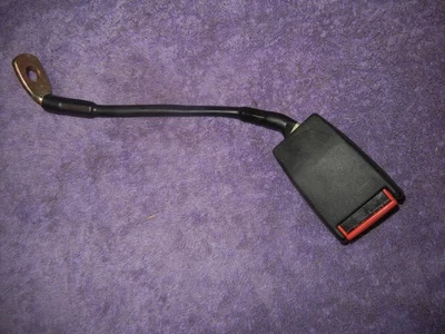 Receptor de cinturón de seguridad central asiento trasero SAAB 900 1992 hatchback 9540378 P1 Foto 1 de 4