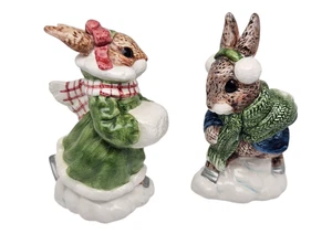Vtg 1997 Priscilla Hillman Enesco Pair of Snow Bunnies Salt & Pepper Shakers 🧂 - Picture 1 of 3