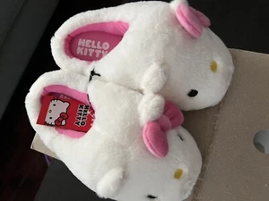 Hello Kitty - Women’s/Girl’s Slippers - Size 7/8 - White/Pink - New In Box w/Tag - Picture 1 of 6