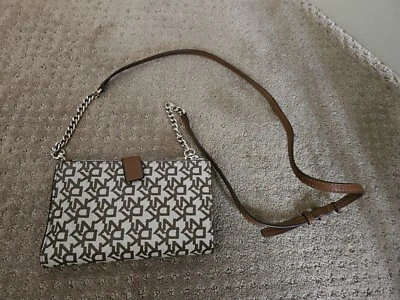 Mujer Beige DKNY Cartera Bolso de Mano Alrededor Correa para el Hombro Foto 1 de 4