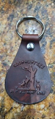 "Coon Hunter"钥匙扣 — 第 1/4 张图片