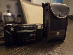 Minolta AF-E analoge Kompaktkamera 35 mm mit 35 mm F3,5 Objektivkoffer - nicht getestet - Bild 1 von 9
