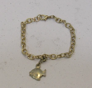 Bracelet Gold Tone Link Fish Charm Marine Nautical Sea Ocean Beachy Coastal - Picture 1 of 4