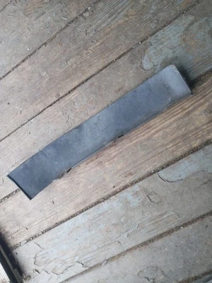 Pontiac Firebird 1982-84 transmisión automática nariz delantera efecto suelo par izquierdo y derecho Foto 1 de 4