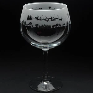 Christmas Gin Glass Decorated Santa In Sleigh Copa Balloon Sandblast Gift Animo - Picture 1 of 2