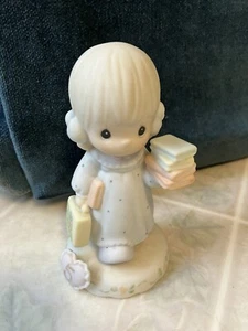 PRECIOUS MOMENTS Growing in Grace Age 5 #136247 Little Girl w/ Books & Lunch Box - Picture 1 of 4