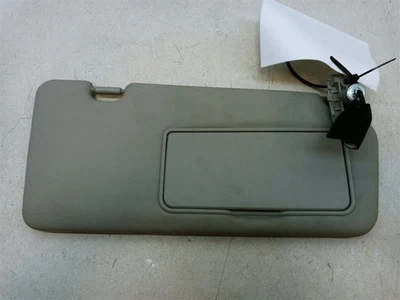 Parasol de pasajero Kia Sedona 2006-2012 con iluminación fabricante original usado probado  Foto 1 de 4