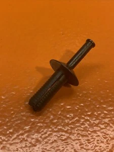 OEM STIHL 0751-030-7651 RIVET BR320 BR340 L BR380 BR400 BR420 C SR400 SR420 - Picture 1 of 1