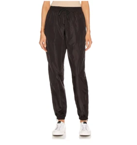 Wardrobe.NYC Spray Nylon Trainingshose Gr. L Neu ohne Etikett - Bild 1 von 5