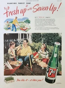 7UP Soda 1949 anuncio vintage plantando diversión familiar en el jardín - Imagen 1 de 1