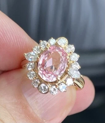 Sensacional anillo de diamantes y zafiros Padparadscha de 2,19 quilates sin calefacción AIGS Foto 1 de 4