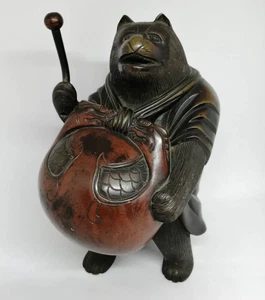 Japanische antike Waschbär Hund Statue H8,5 Zoll 2,6 kg Kupfer Figur Tanuki Trommel - Bild 1 von 24