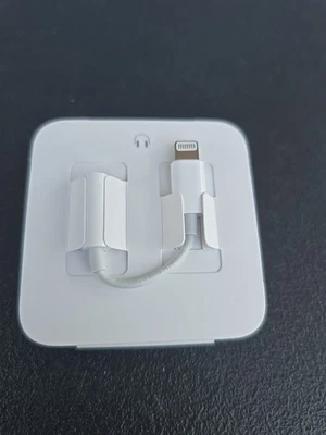 Apple Lightning to 3.5 mm Headphone Jack Adapter Original OEM iPhone 8+ X 11 12 - Image 1 of 2