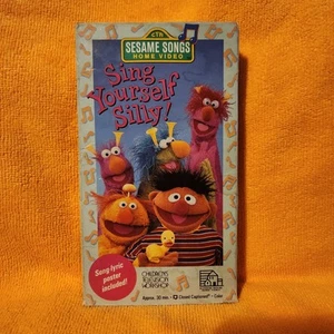 Sesamstraße Sing Yourself Silly (VHS, 1990) Heim Video Film Cartoon Kinder. - Bild 1 von 5