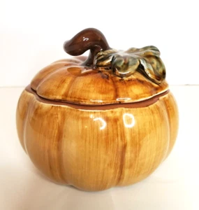 St. Remy Ambiance Ceramic Pumpkin Pot Coquette w Lid - Picture 1 of 8