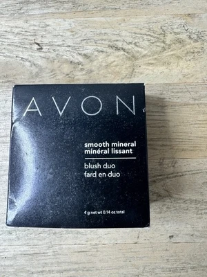 AVON Smooth Mineral Blush Duo - *WARM BEAUTY - Image 1 of 3