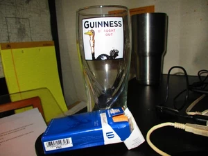 Guinness Draught Stout ~ struzzo ~ goffrato ~ bicchiere da birra 20 oz - Foto 1 di 3