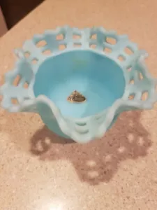 PORTA CARAMELLE VINTAGE BLU RASO FENTON CESTO CON RETICOLO LAVORO SOPRA OTTIMA ETICHETTA - Foto 1 di 4