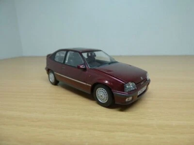 VAUXHALL ASTRA GTE 16V / OPEL KADETT GSi bordeaux 1/43 RHD - Photo 1/4