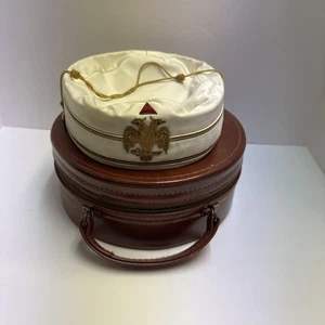 VTG. 33RD DEGREE FREEMASON MASONIC HAT CAP WHITE GOLD BULLION EAGLE BADGE &CASE - Picture 1 of 15