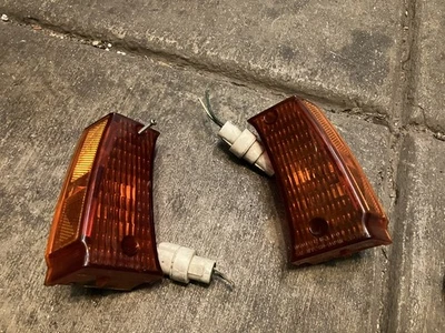 Toyota Corolla 1983 OEM marcador delantero señales de giro Ae71 Foto 1 de 4