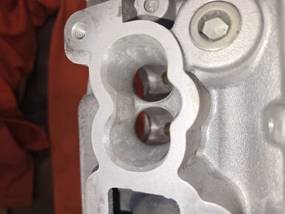 RB26DETT CULATA PORTADA - 11040-05U00 - NECESITA GUÍAS Foto 1 de 4