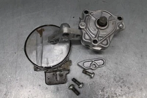 1982 Yamaha XT550 XT 550 Oil Pump - Picture 1 of 3