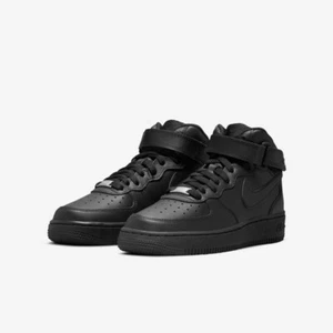 Nike Air Force 1 Mid GS Unisex Sneaker DH2933 001 Triple Black Gr. UK 3_3,5_4 - Bild 1 von 8