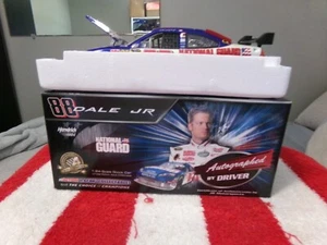 2008 1/24 Dale Earnhardt Jr handsigniert National Guard BRANDNEU !!!!! Maßstab 1/24 - Bild 1 von 6