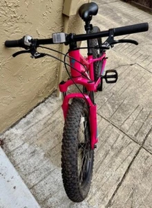 BIKE GERLS - Picture 1 of 3