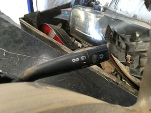 Interruptor flash Toyota Kluger MCU28 01/2001-04/2007 - Imagen 1 de 6